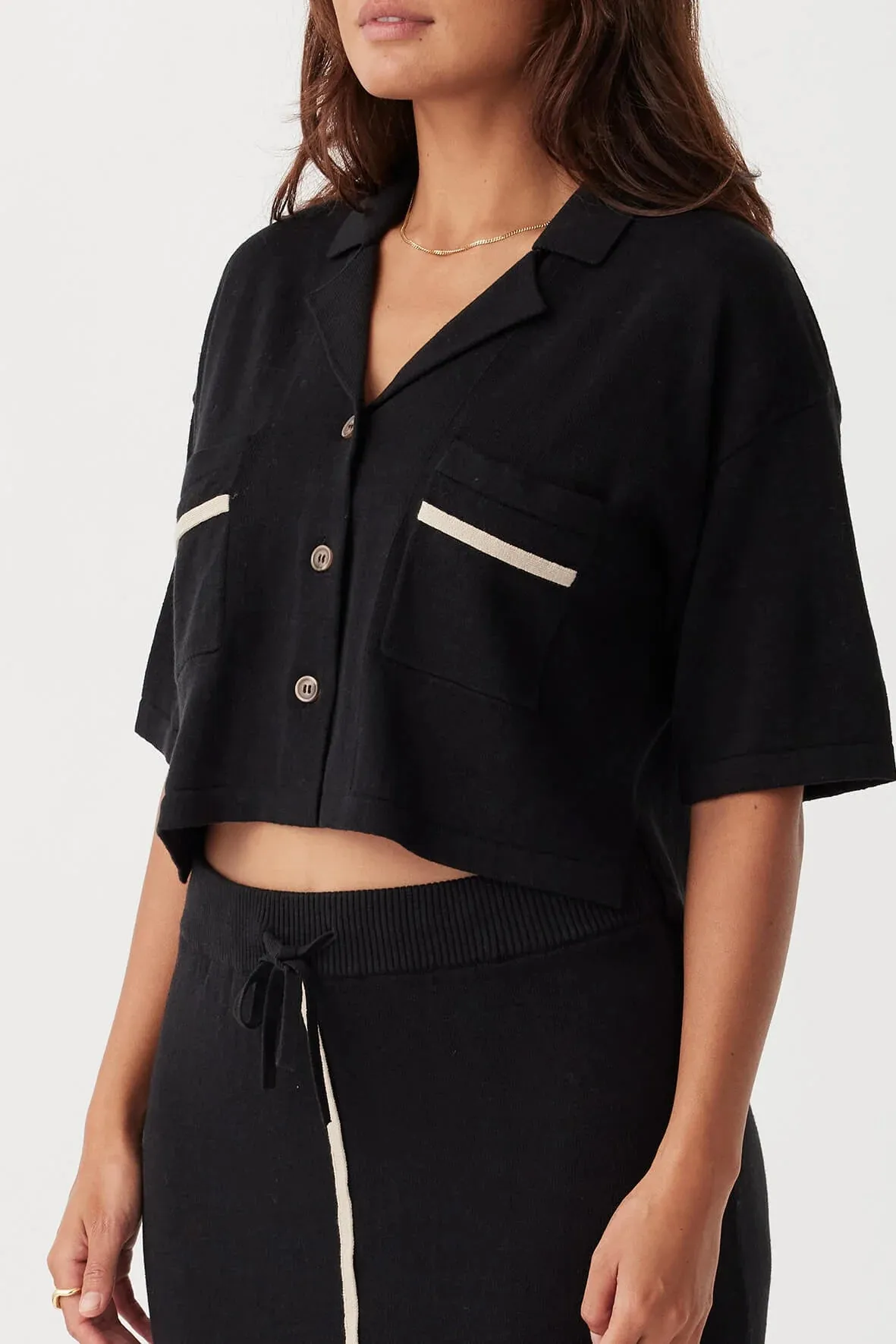 Arcaa - Quinn Cropped Shirt (Black & Taupe)