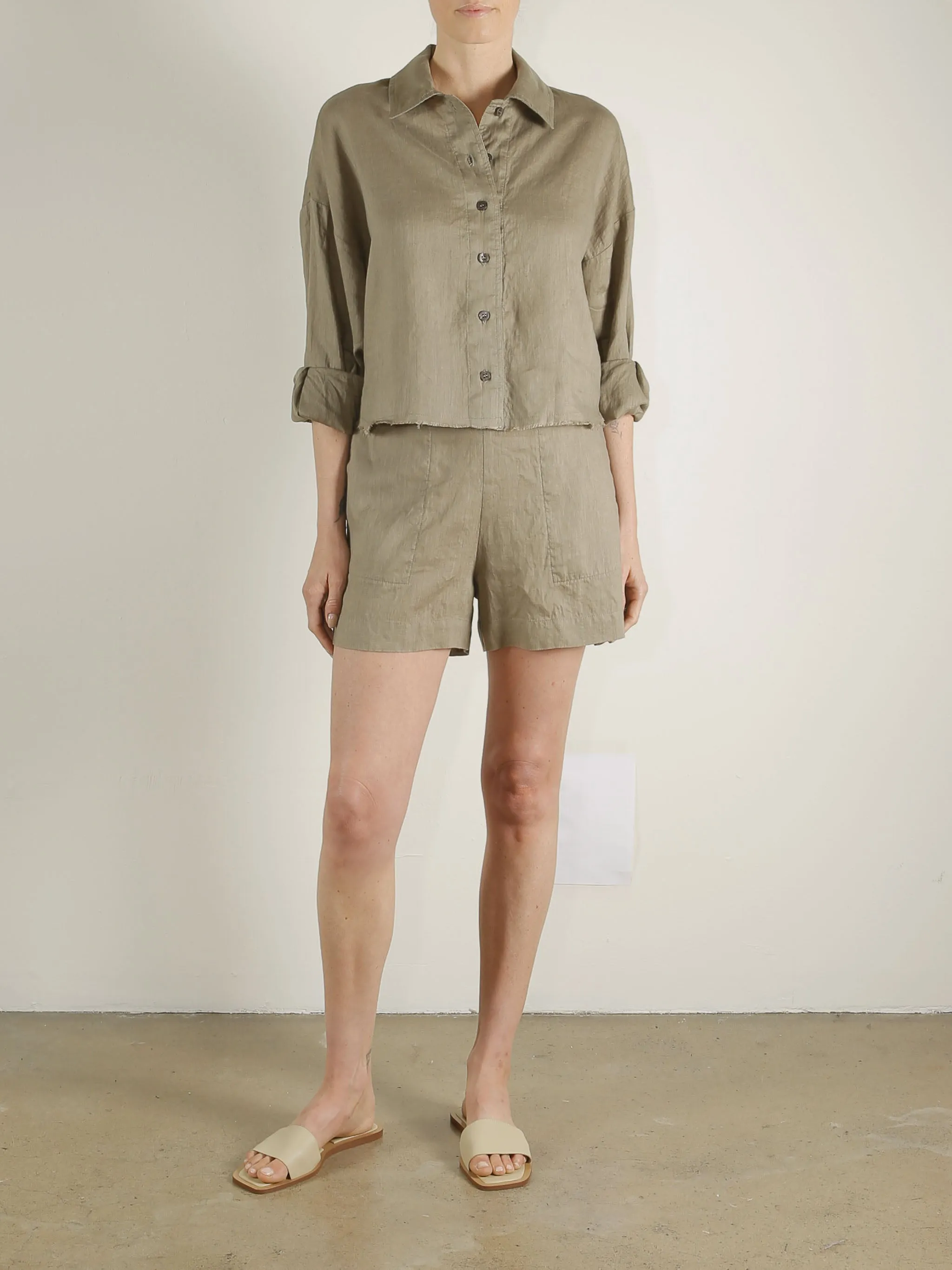 Esme Crop Shirt in French Linen - Olive