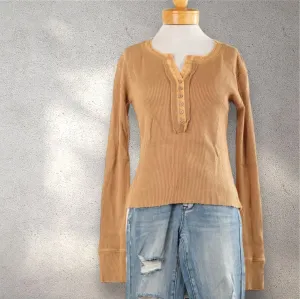 Henley in Gold