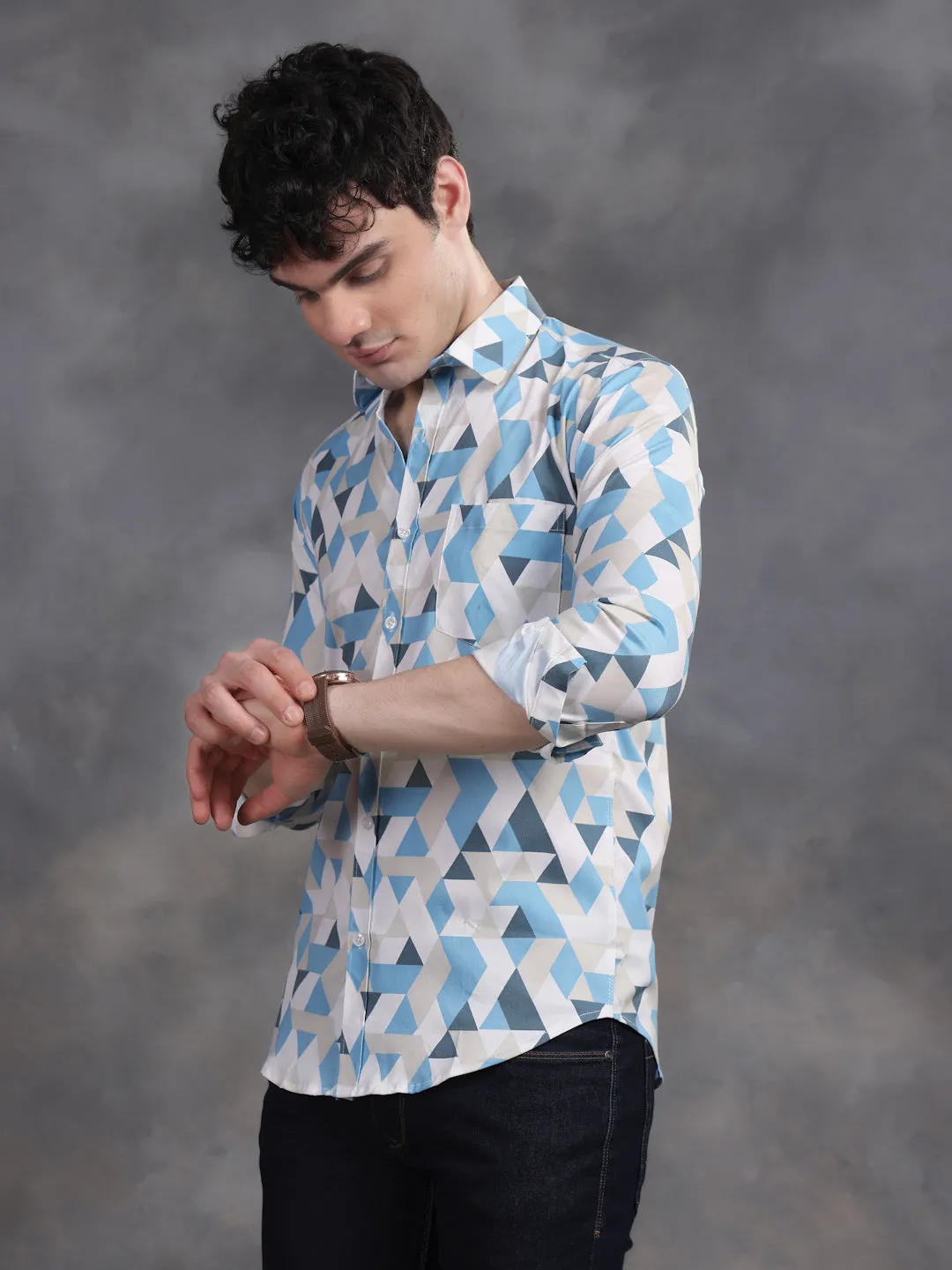 MENS BLUE AND WHITE TRIANGLE PRINT LYCRA COTTON SHIRT