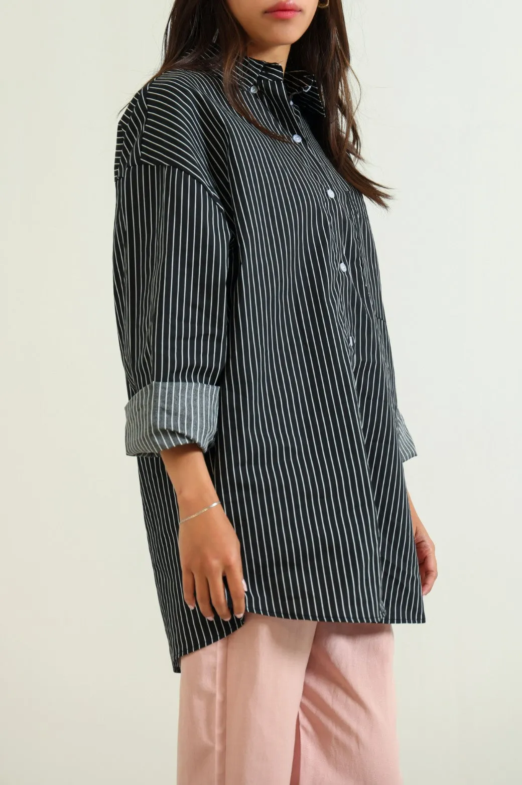 OVERSIZED STRIPED BUTTON DOWN