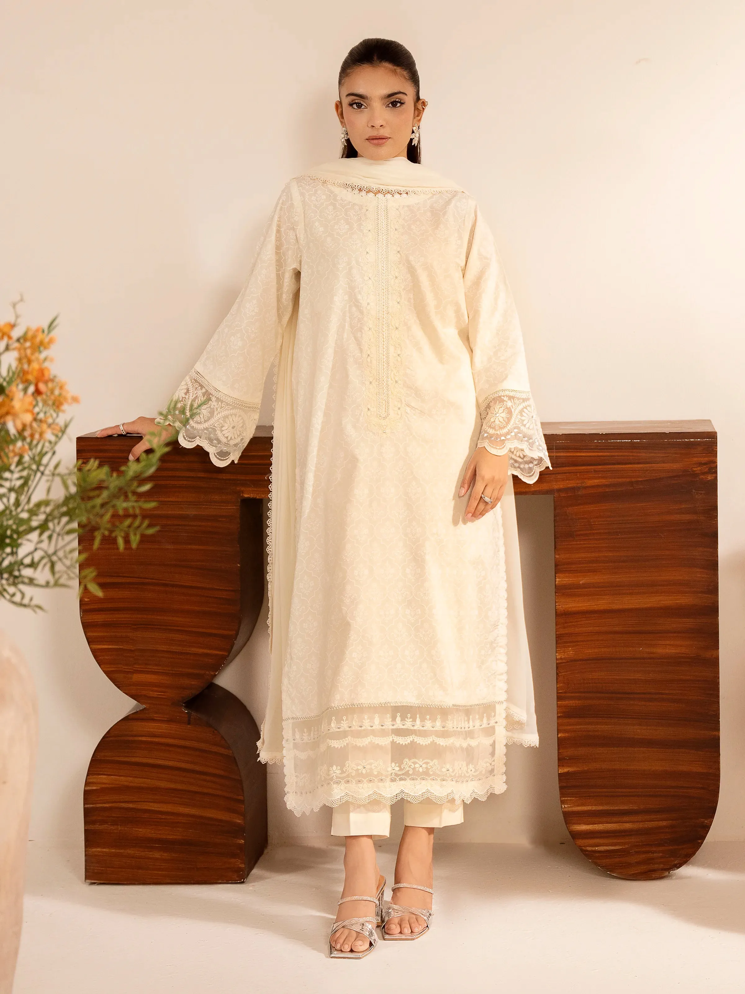 Pret 3Pc Embroidered Cambric Suit - EWTKE24-81058-3P