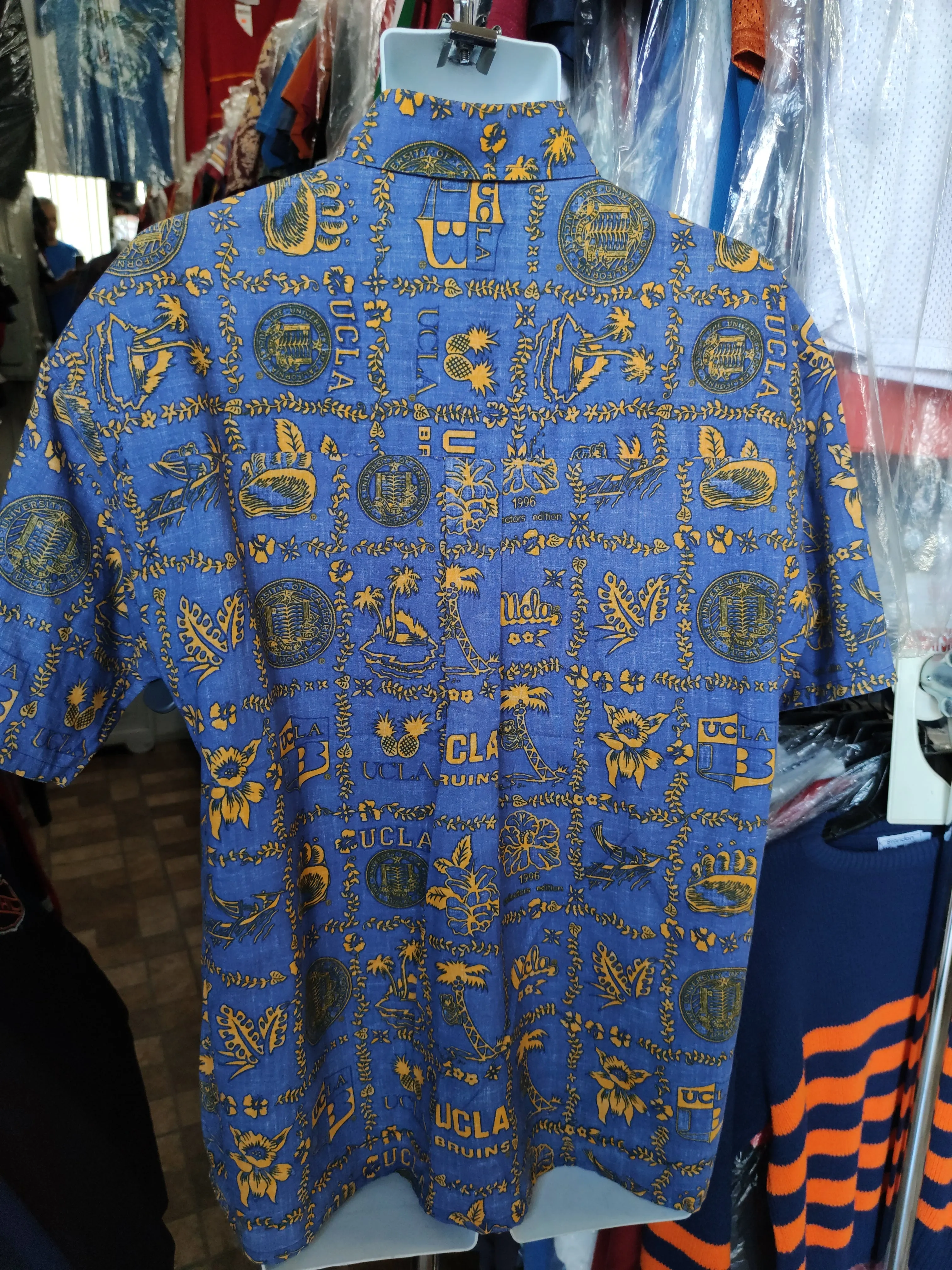 Vintage UCLA BRUINS NCAA Ke Nui Cotton Hawaiian Shirt L